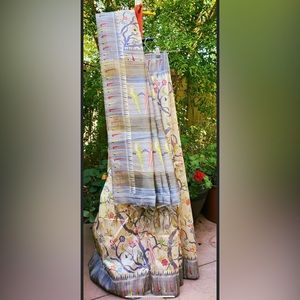 Elegant Lightweight Beige Printed Jute Linen Saree With Blouse Piece.